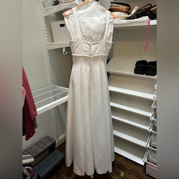 White graduation, wedding, event gown - Picture 3 of 5